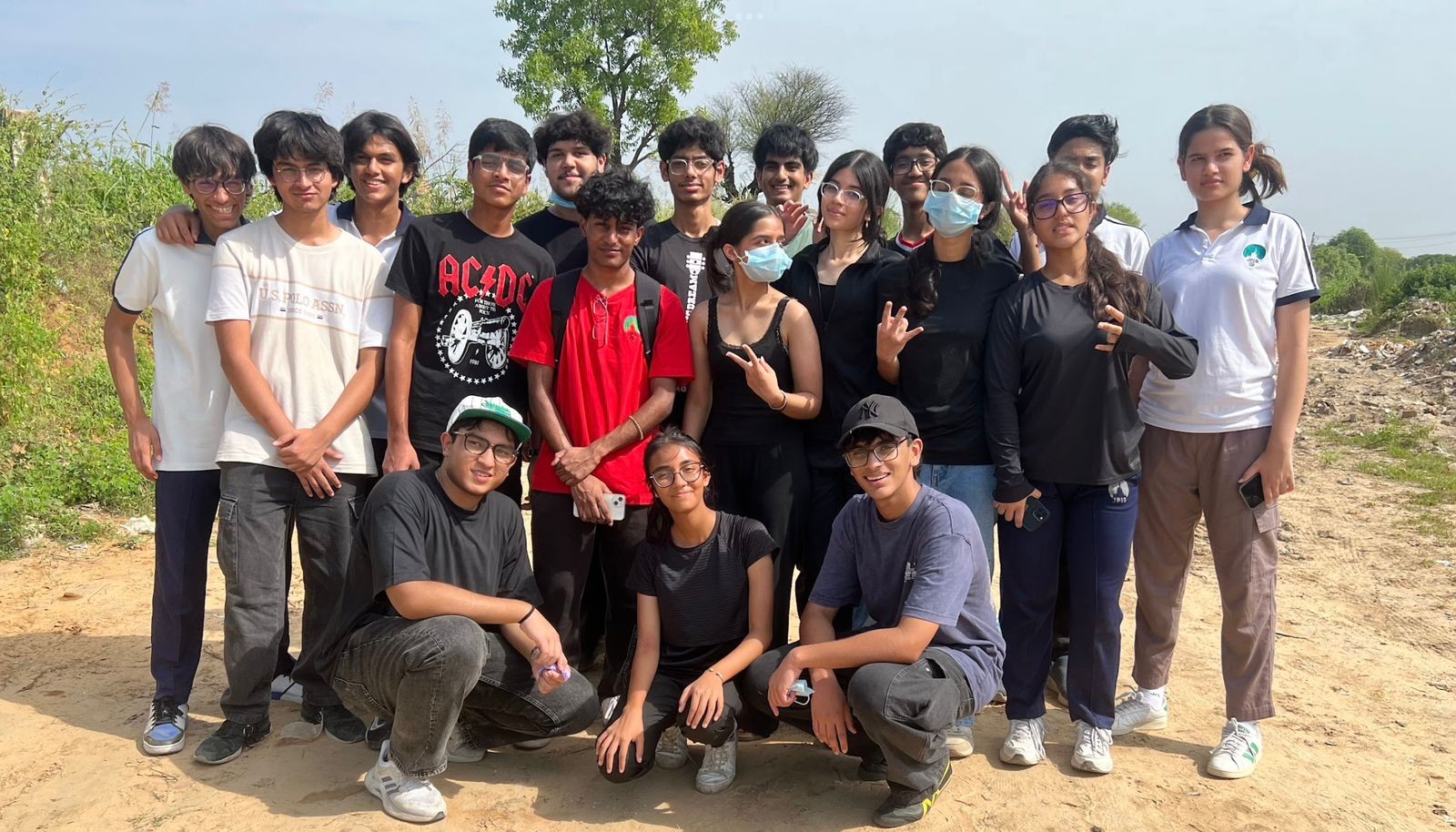 P2B team group photo at a cleanup drive